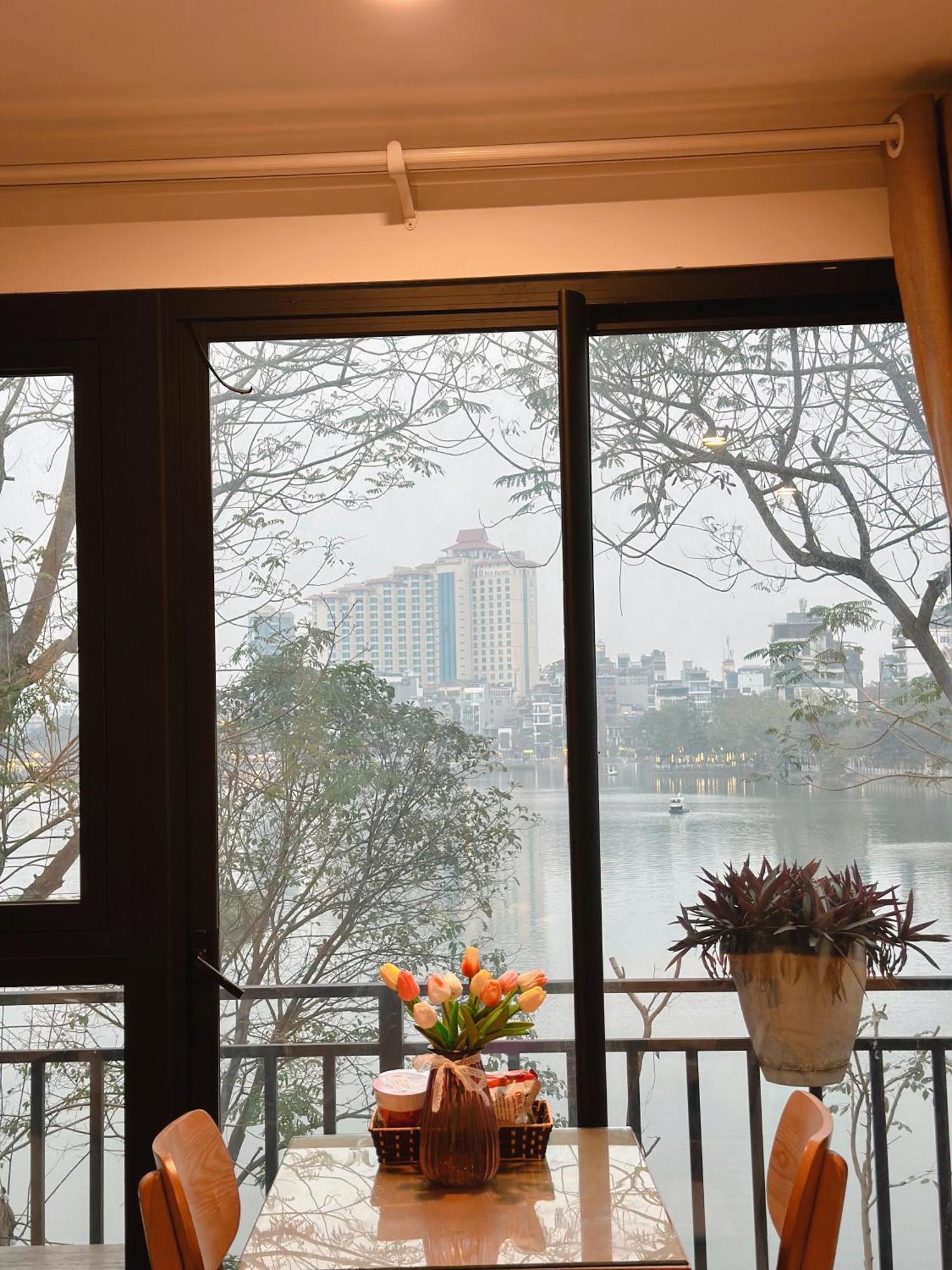 Windy Lakeview Studio Ha Noi Hanoi Esterno foto